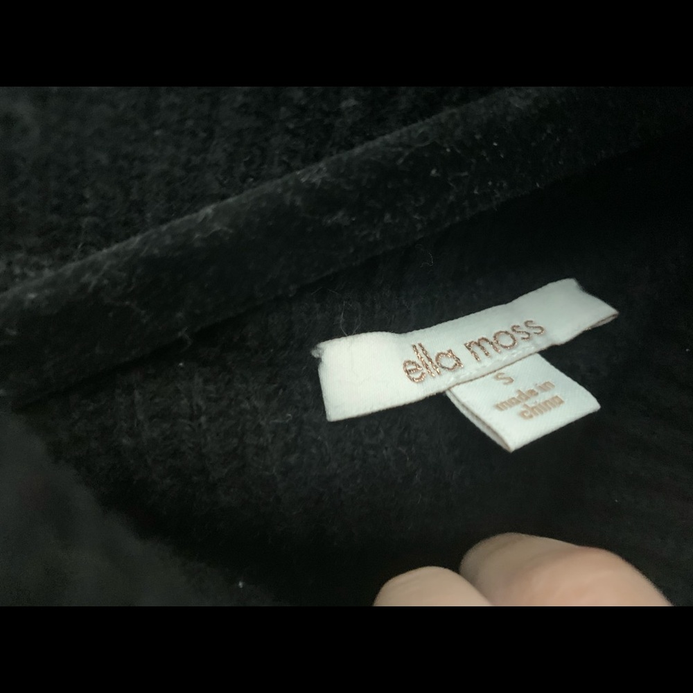 sweater - Picture 3 of 3